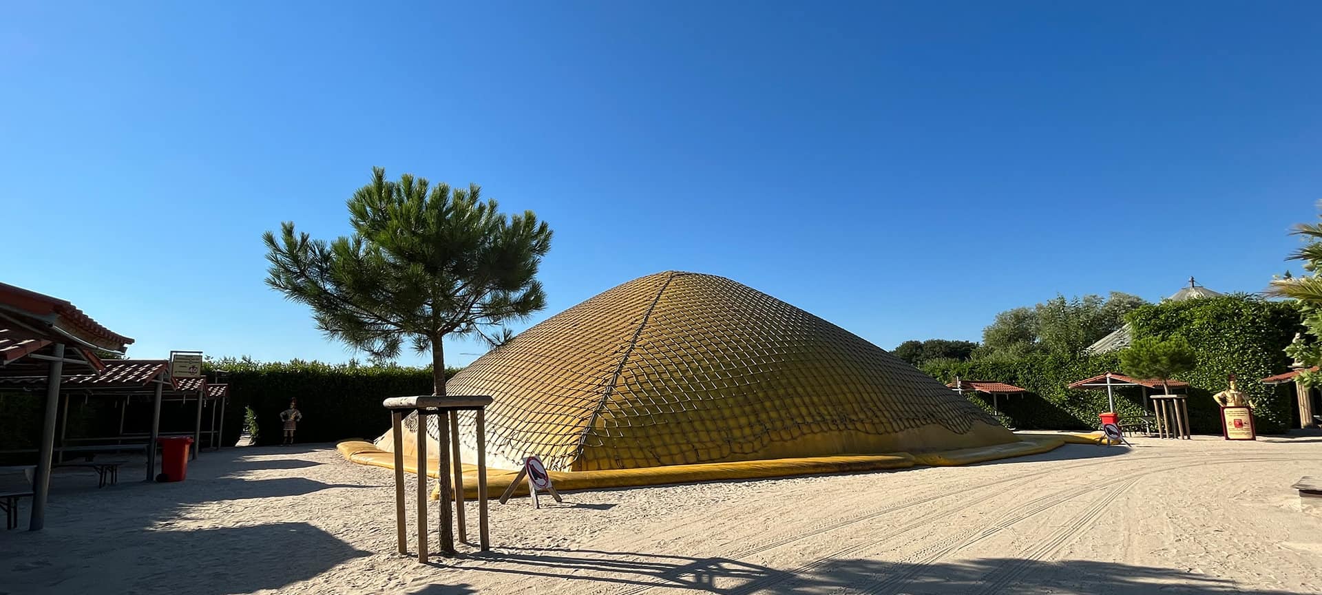 Kletterpyramide im Irrland